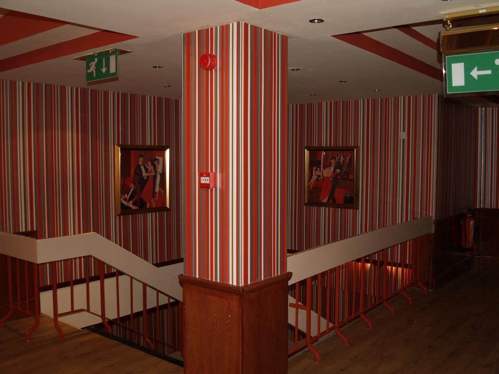 Antonine Hotel Falkirk Exterior foto